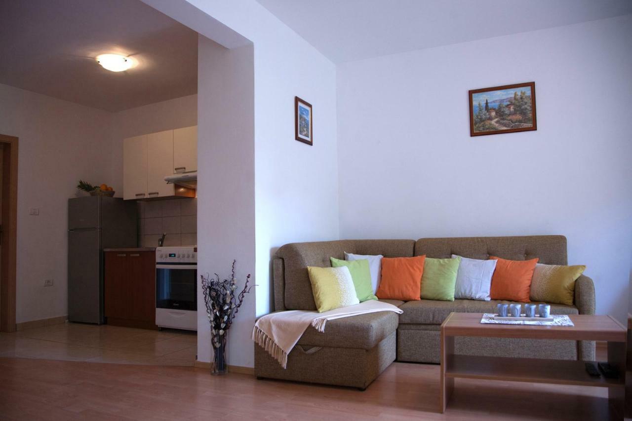 Apartment Helga Ližnjan Exterior foto